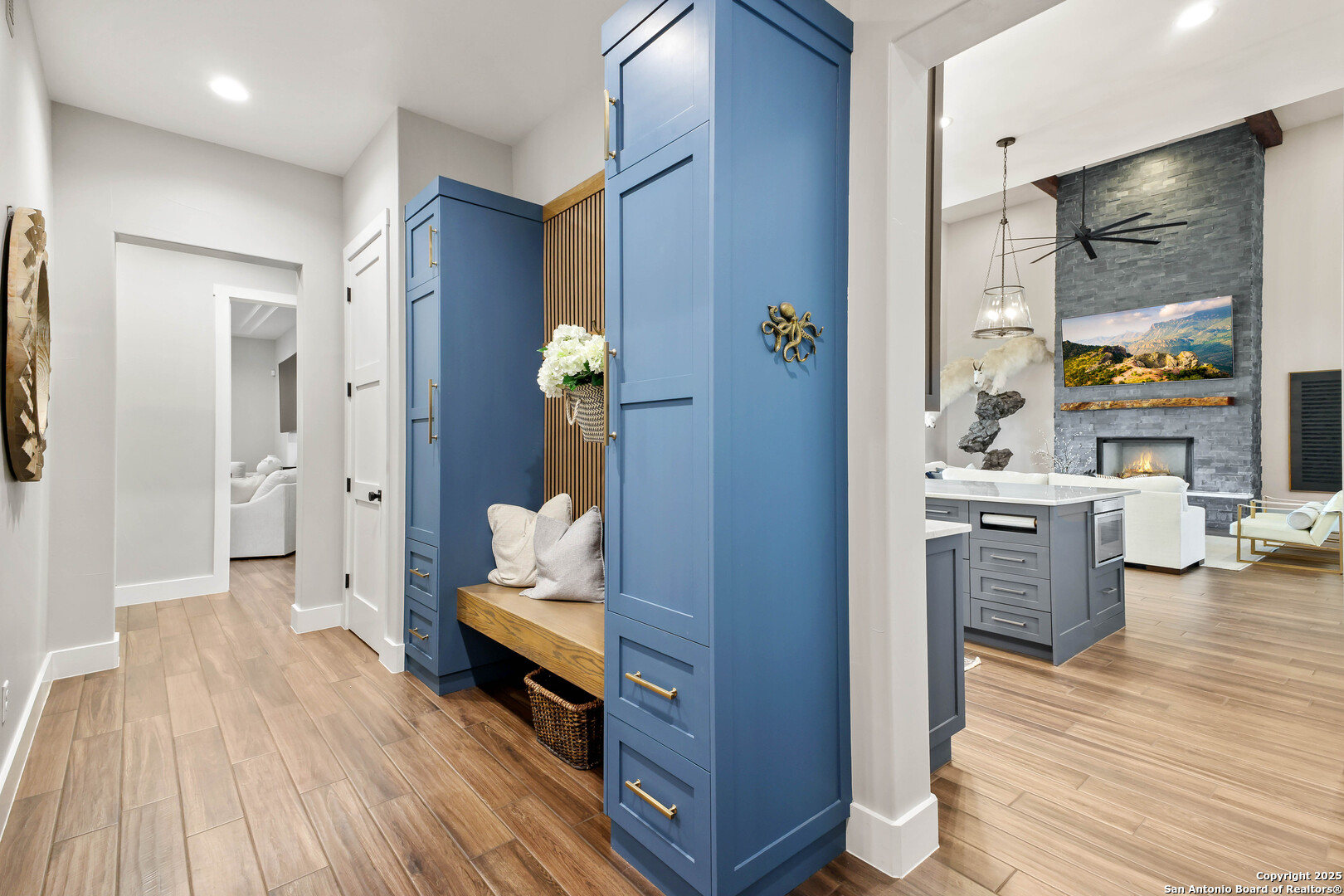 1107 Montecito