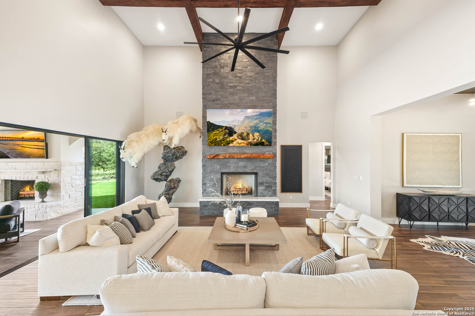 1107 Montecito