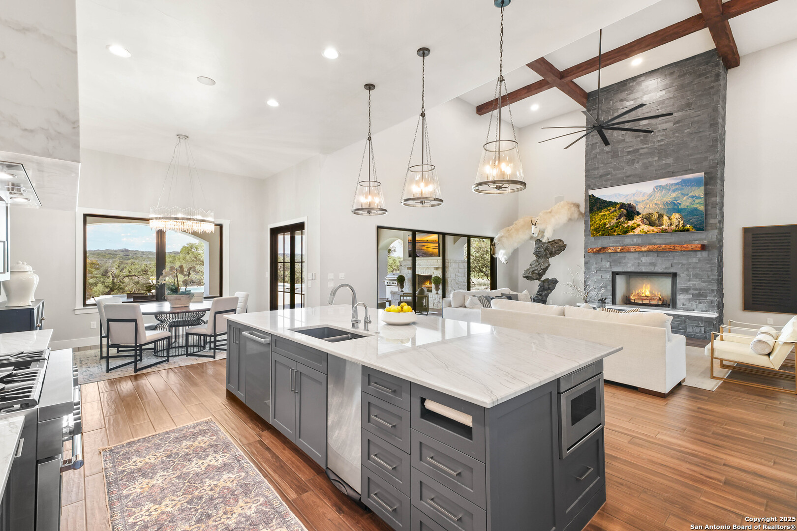 1107 Montecito