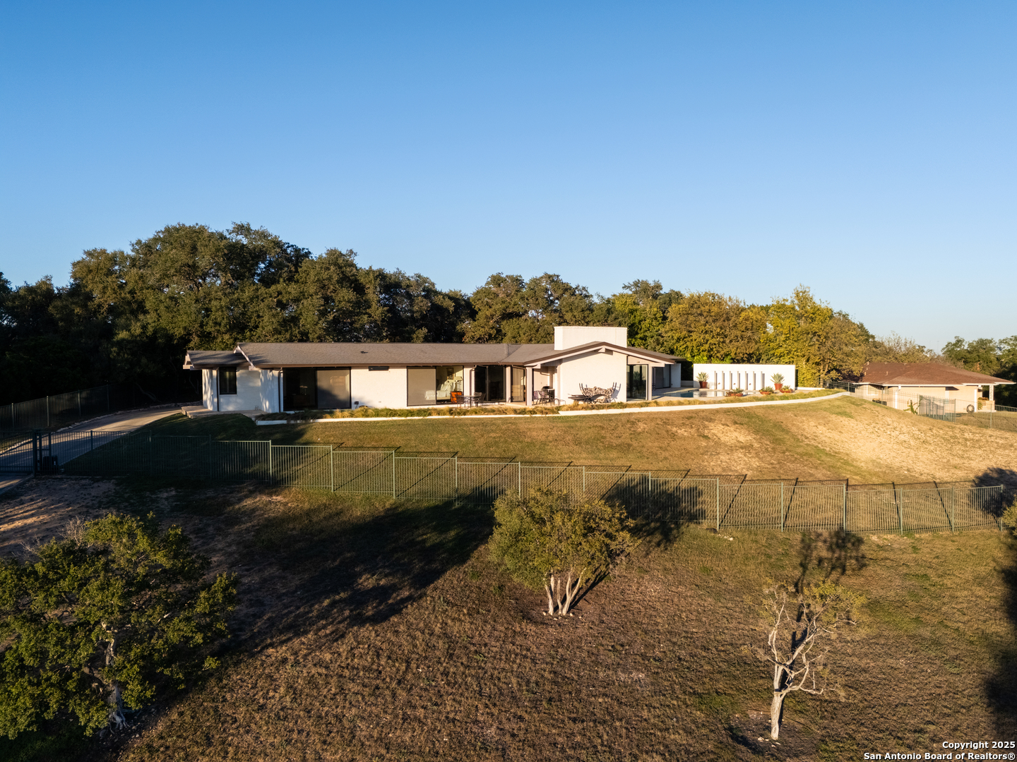 203 Lakeridge