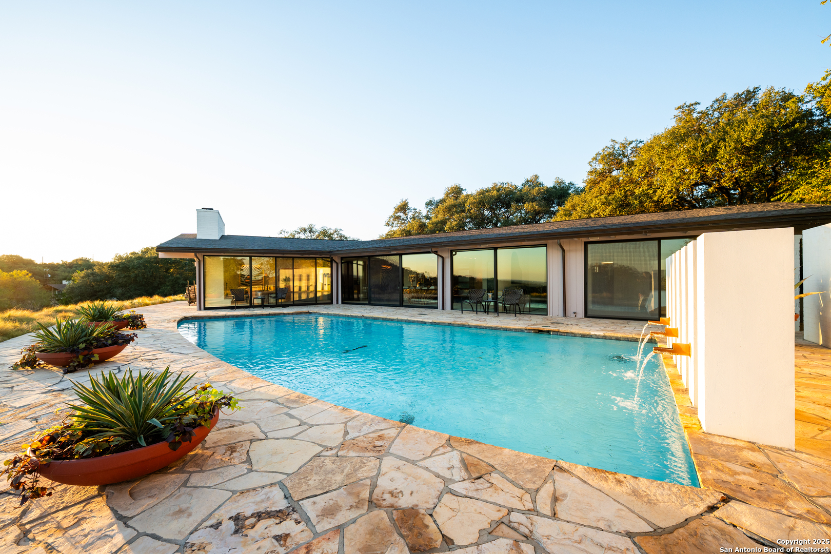 203 Lakeridge