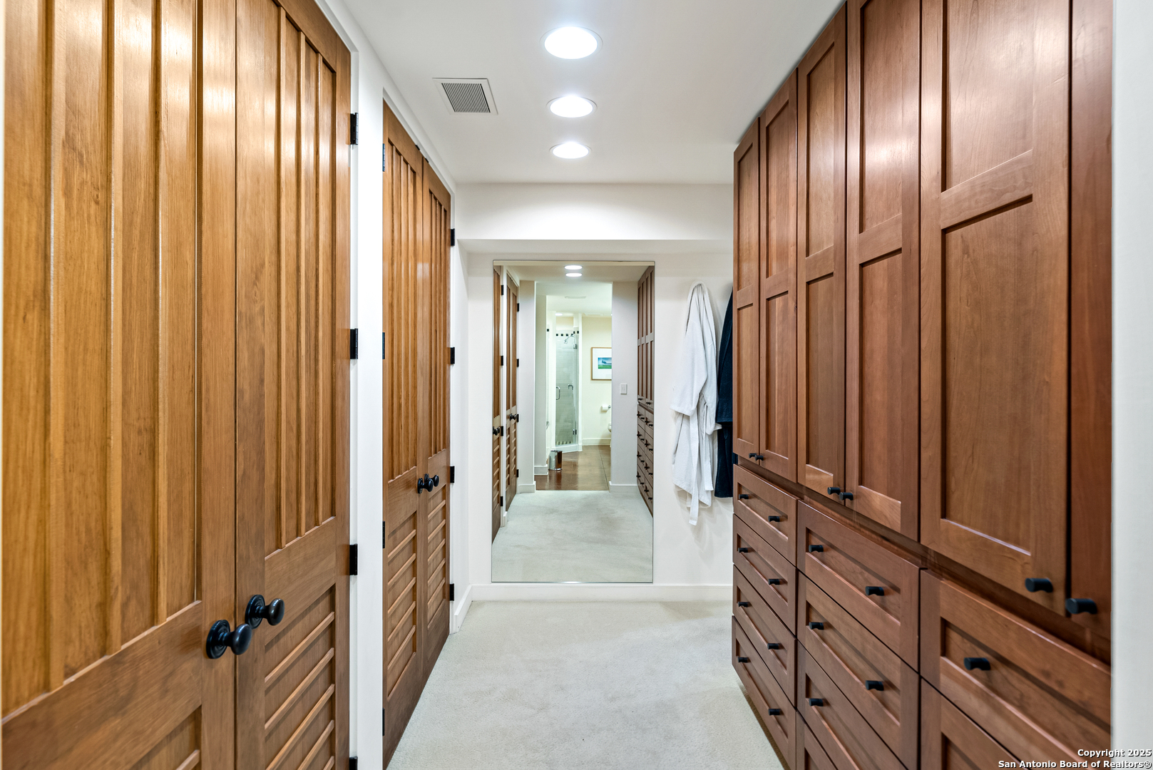 203 Lakeridge