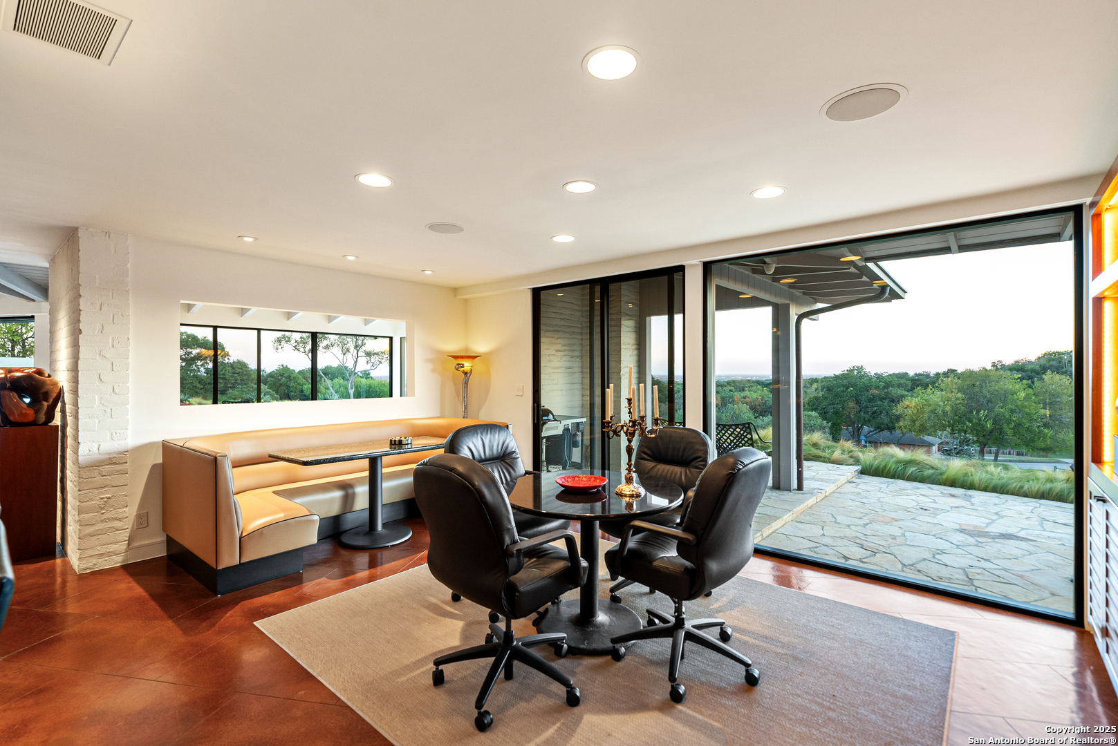 203 Lakeridge
