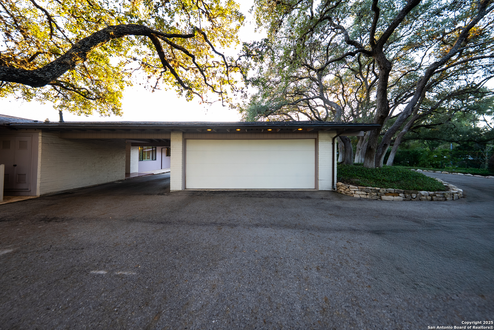 203 Lakeridge
