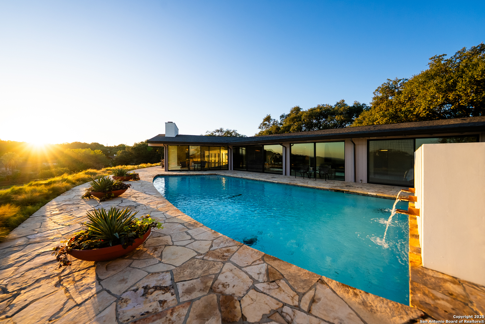 203 Lakeridge