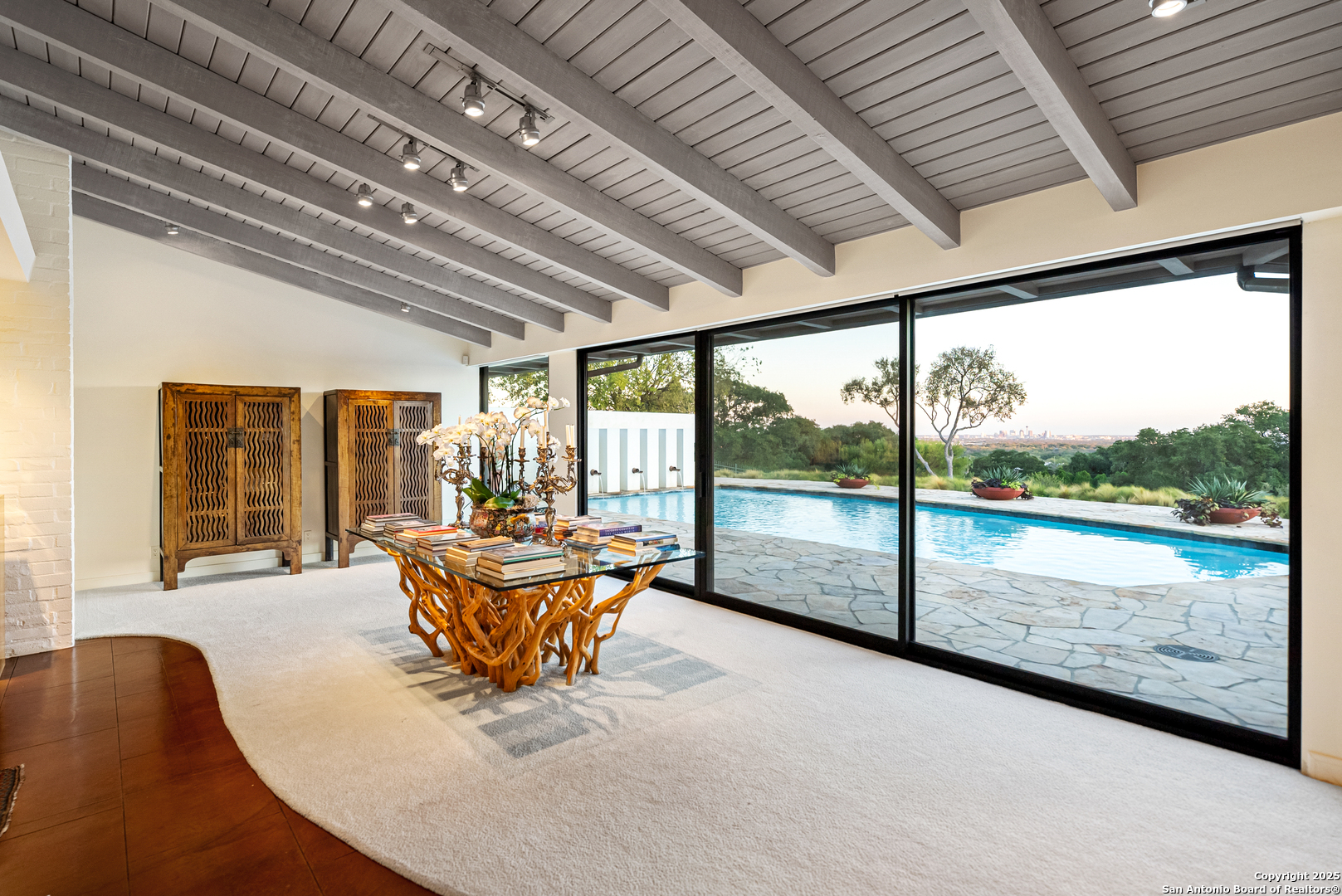 203 Lakeridge