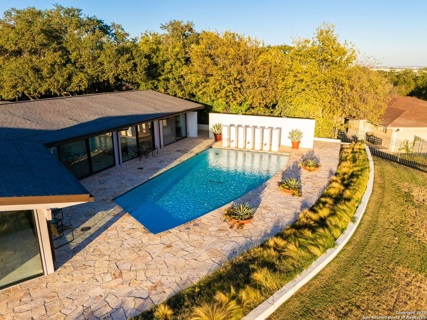 203 Lakeridge