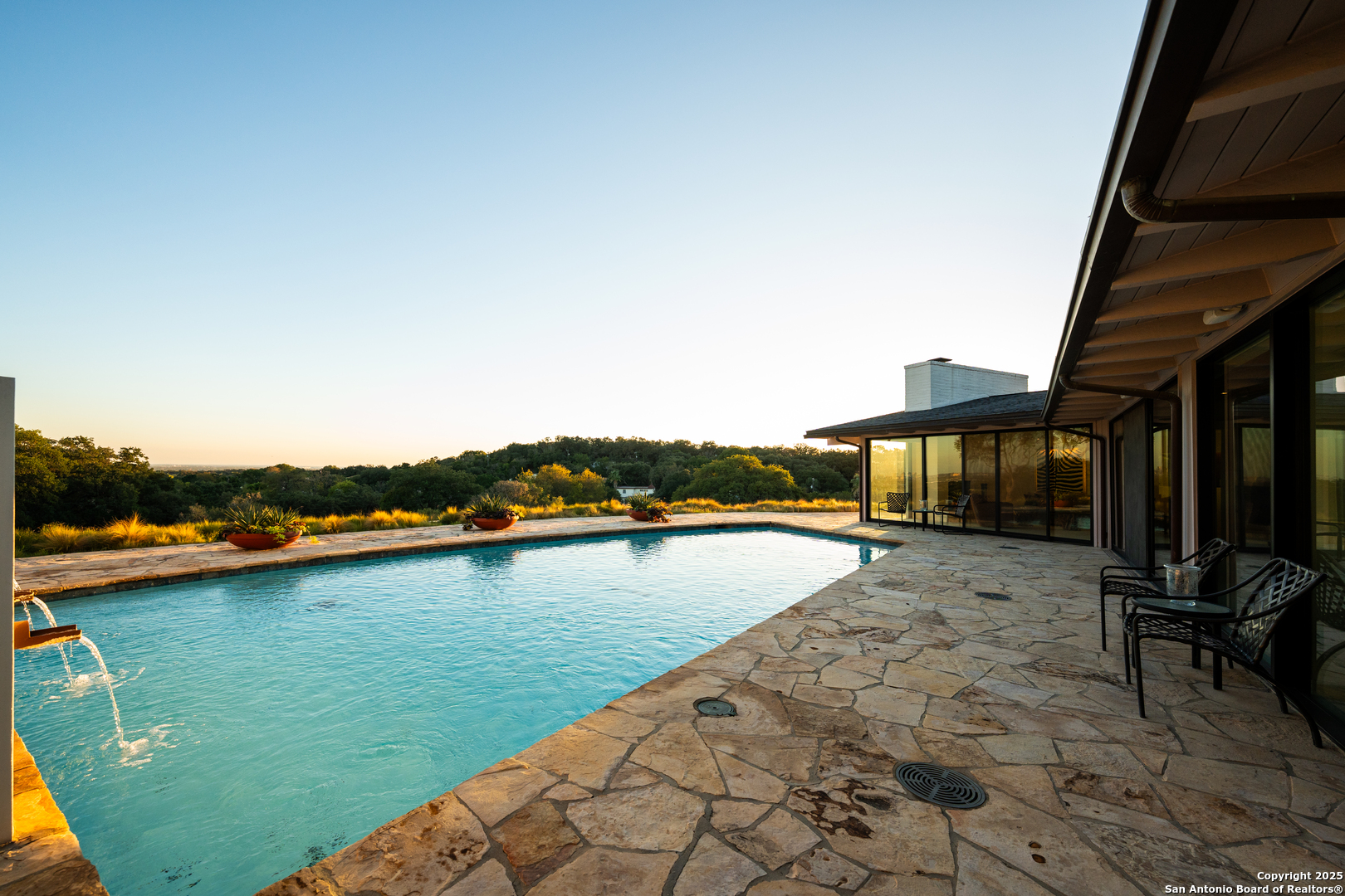 203 Lakeridge