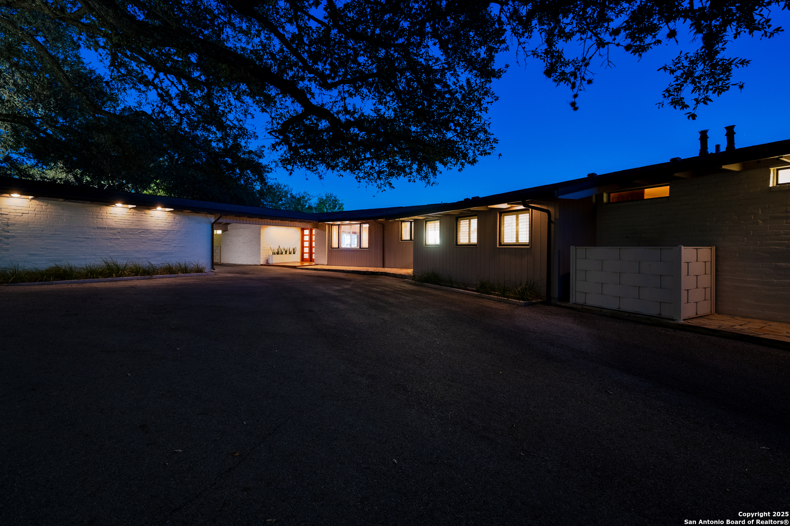 203 Lakeridge