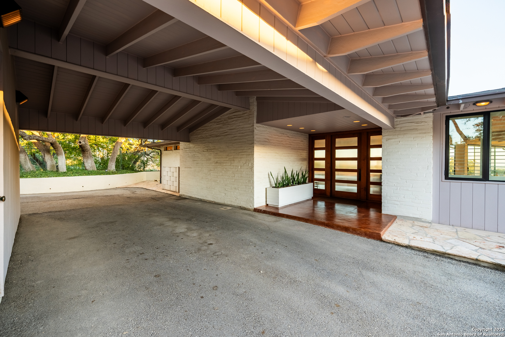 203 Lakeridge