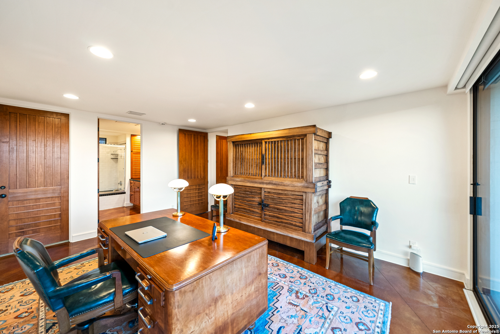 203 Lakeridge