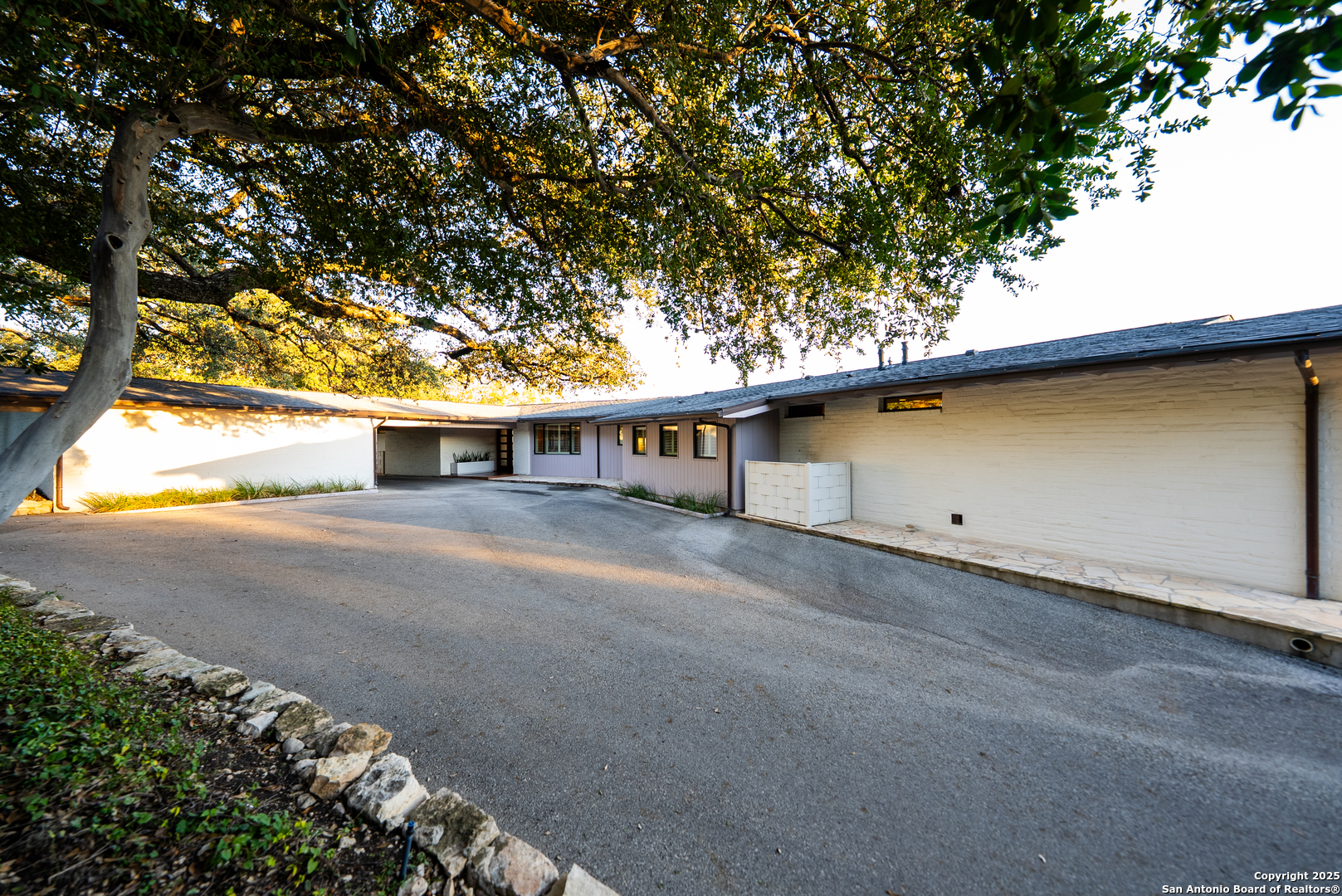 203 Lakeridge