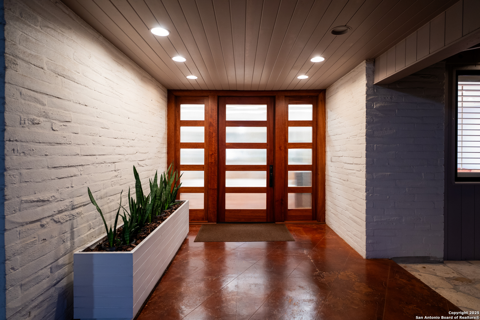 203 Lakeridge