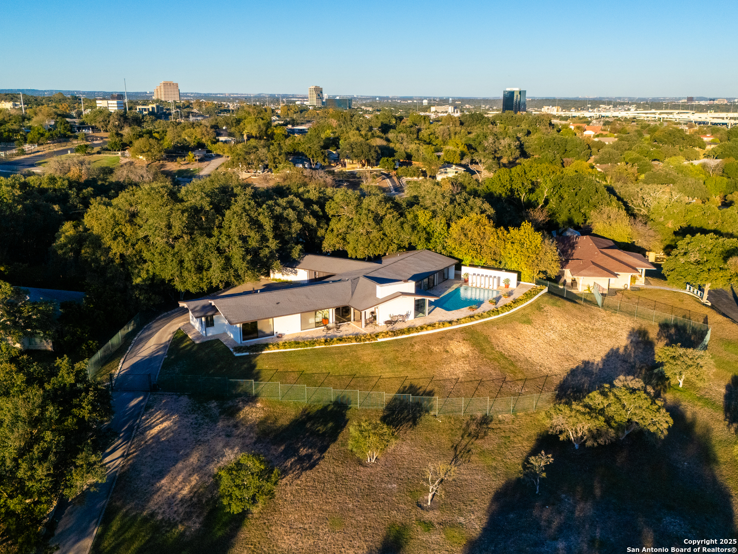 203 Lakeridge