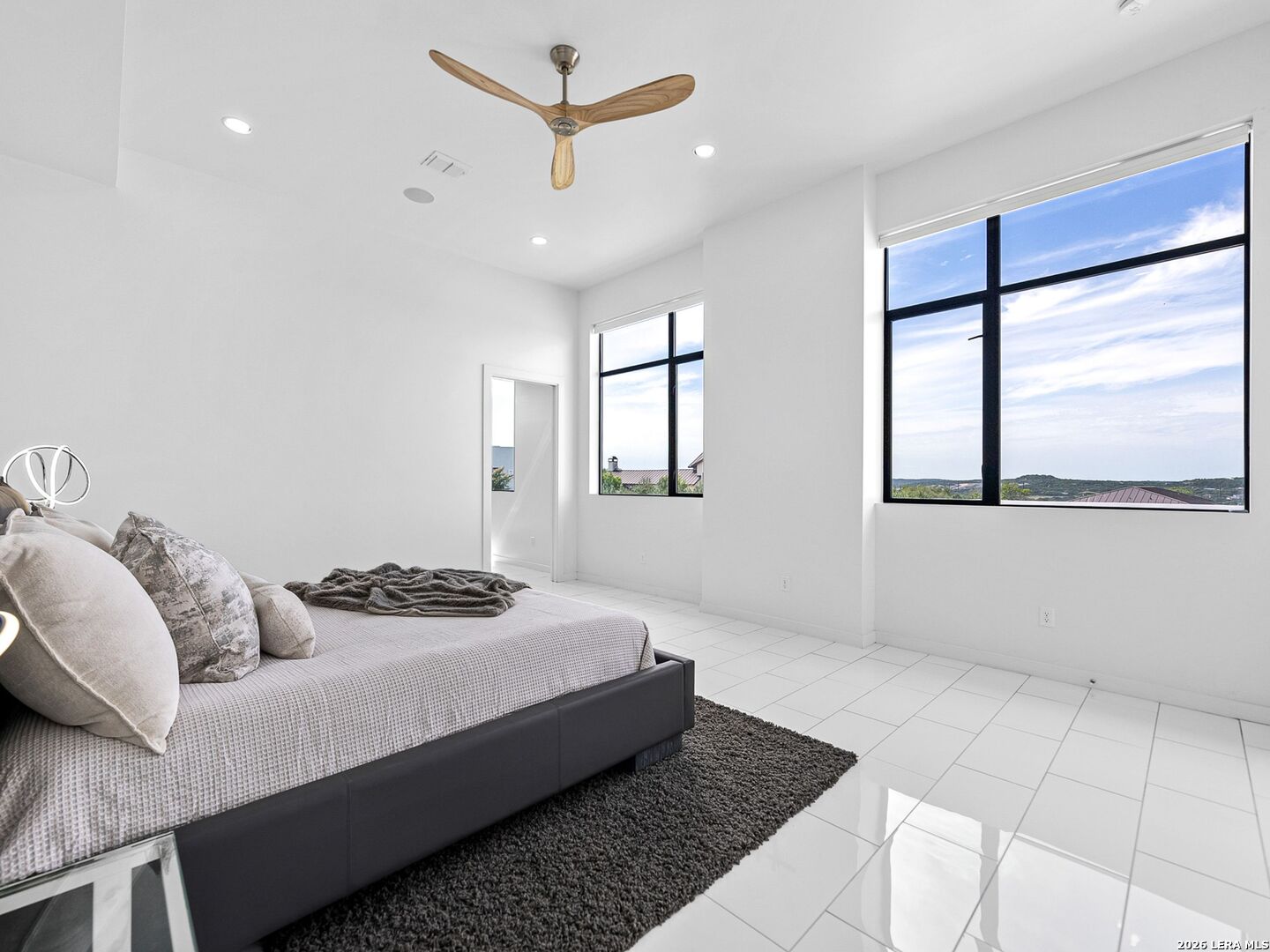 10015 Ivory Canyon