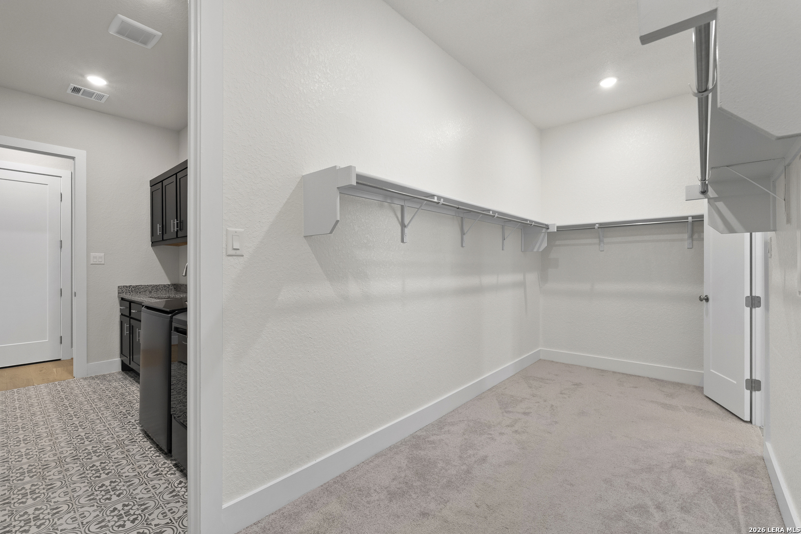 3027 Daplyn Park