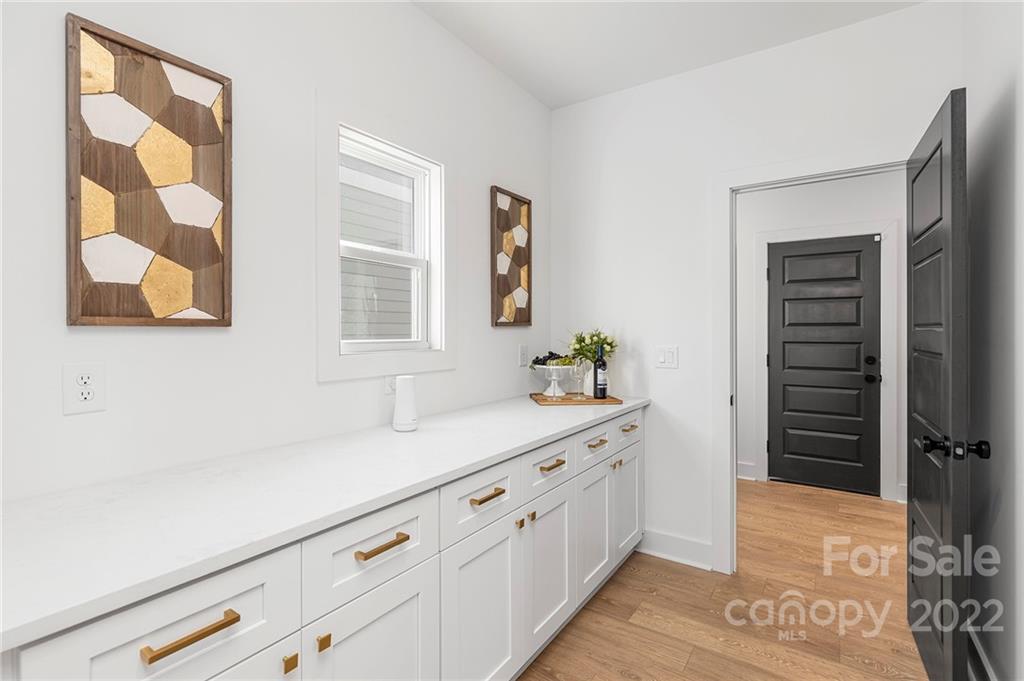 643 Tennyson Drive Unit: 1A
