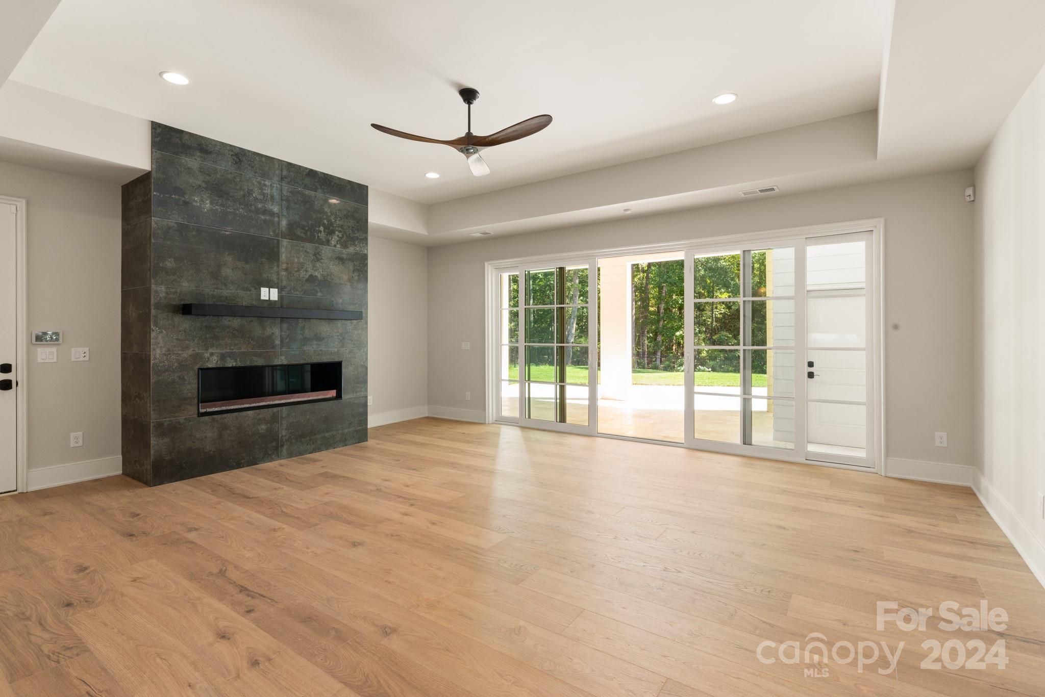 209 Crest Court