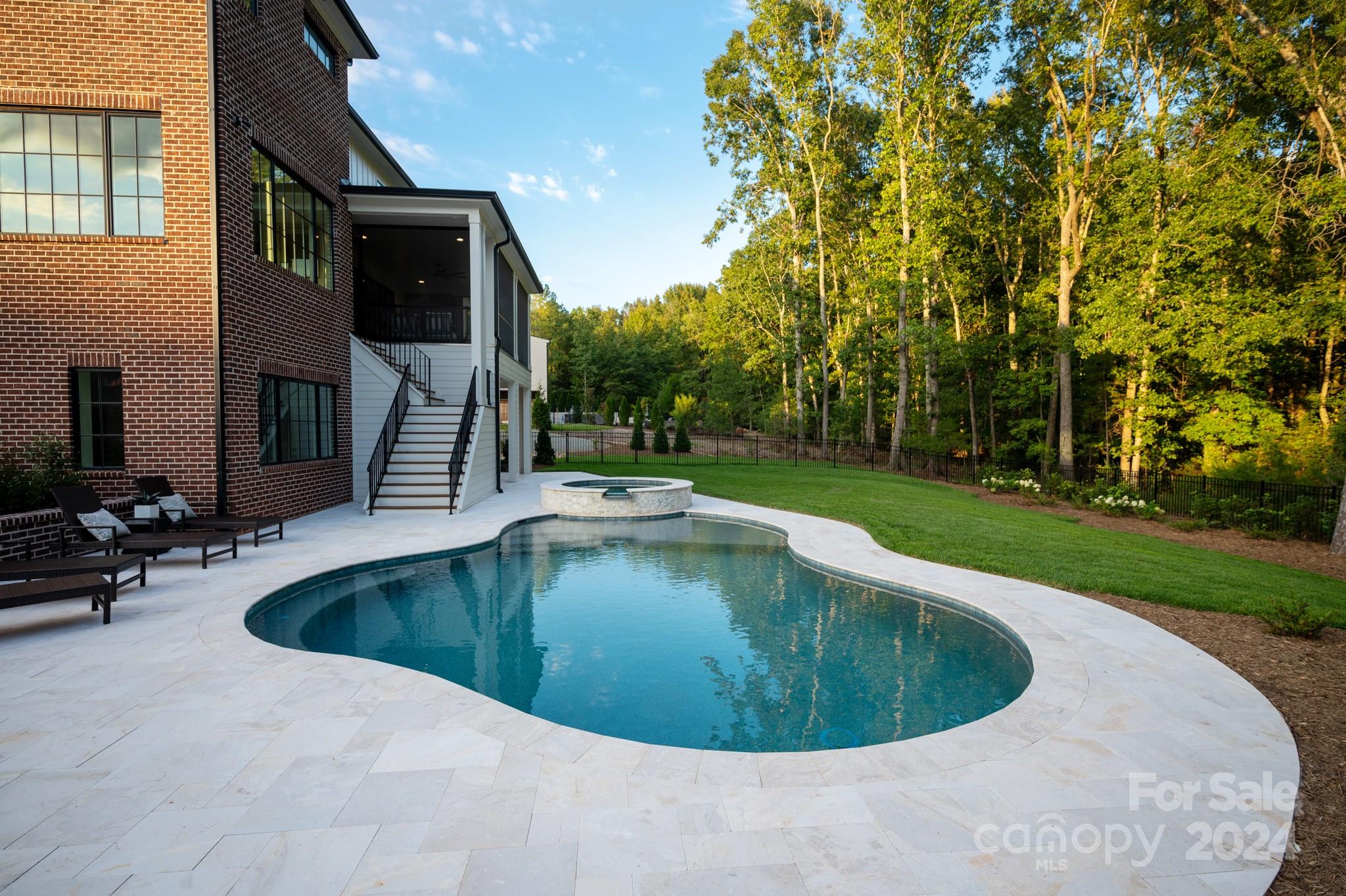 209 Crest Court