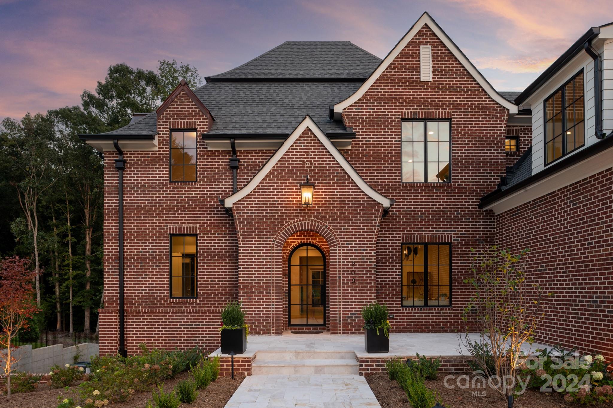 209 Crest Court