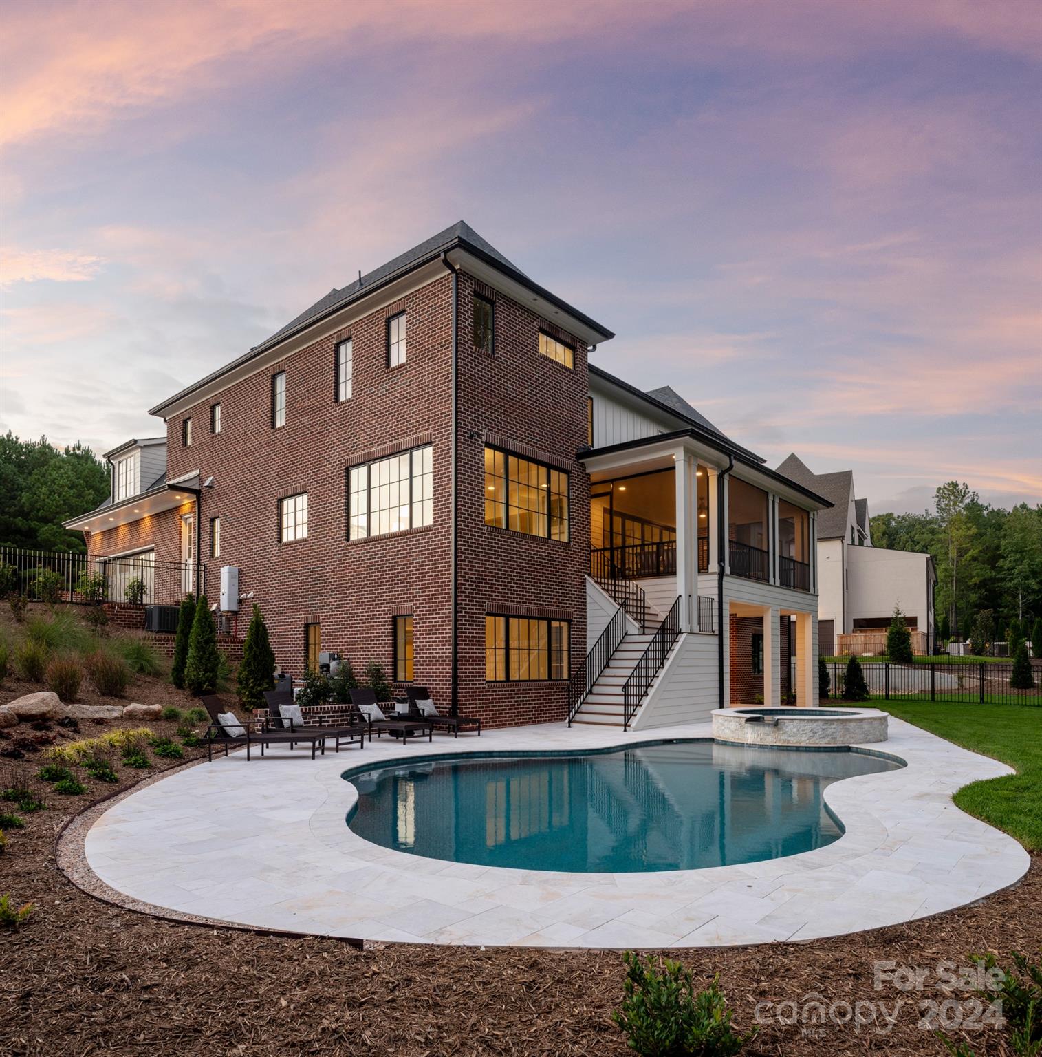 209 Crest Court