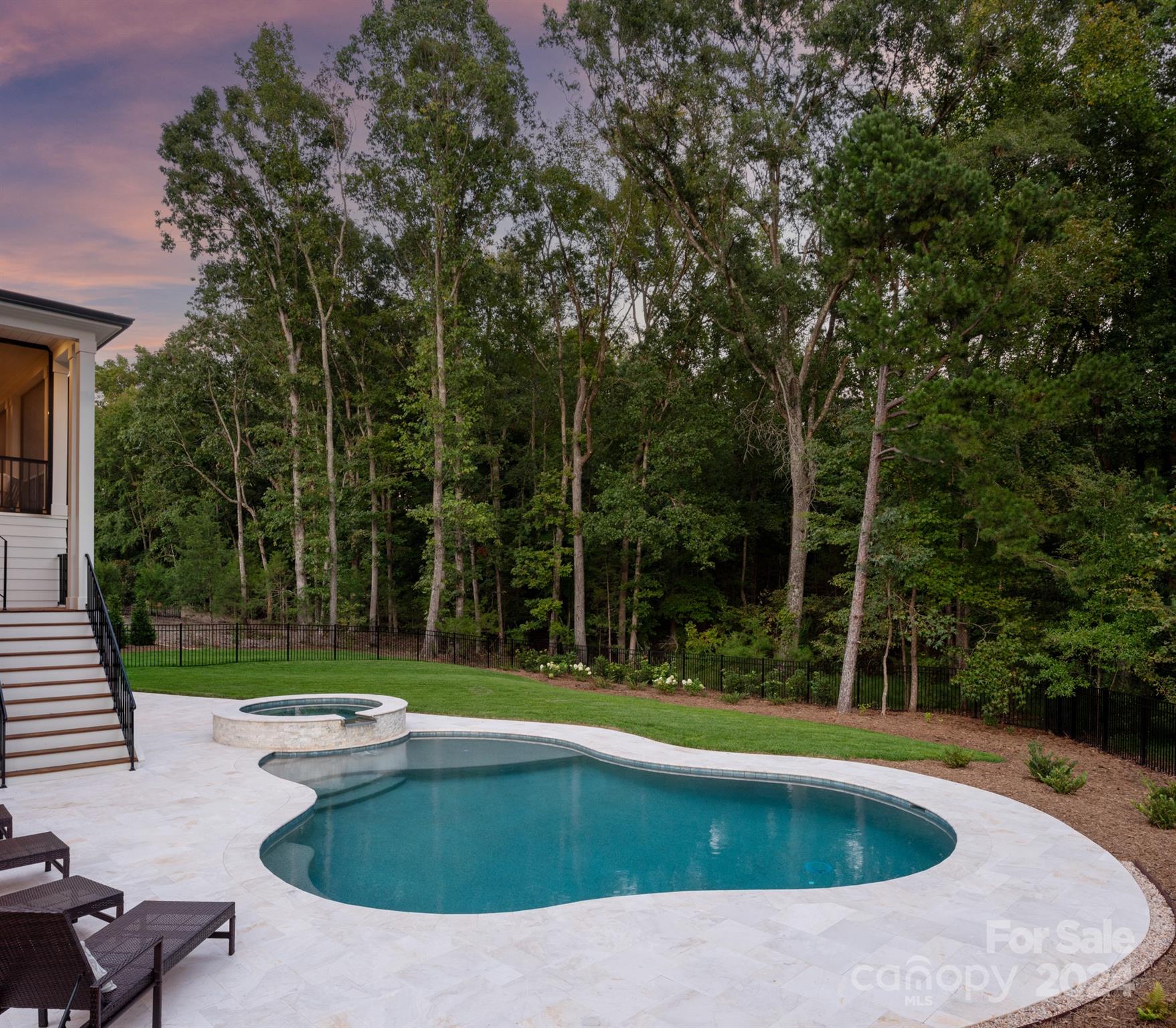 209 Crest Court