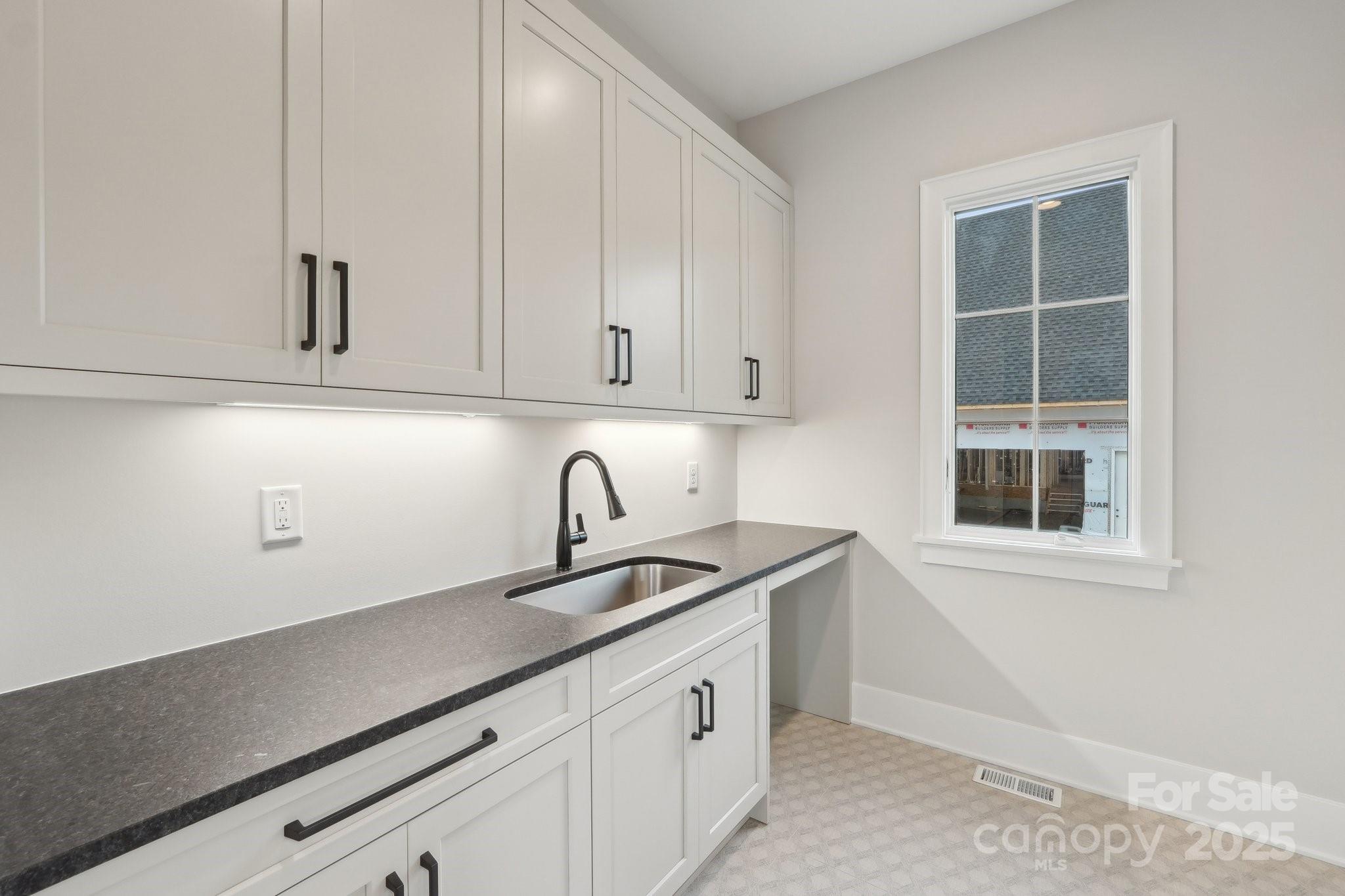213 Crest Court