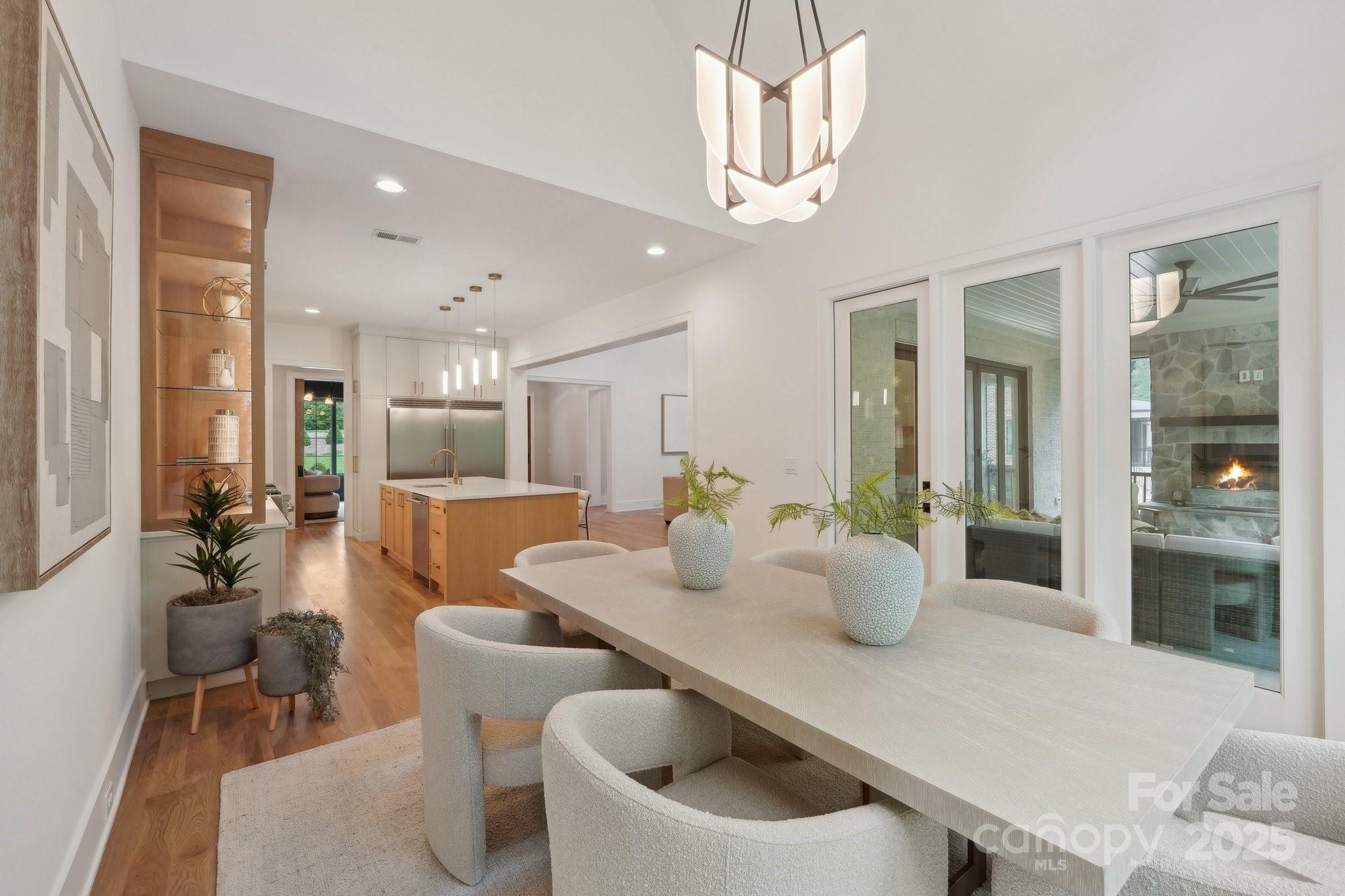 213 Crest Court