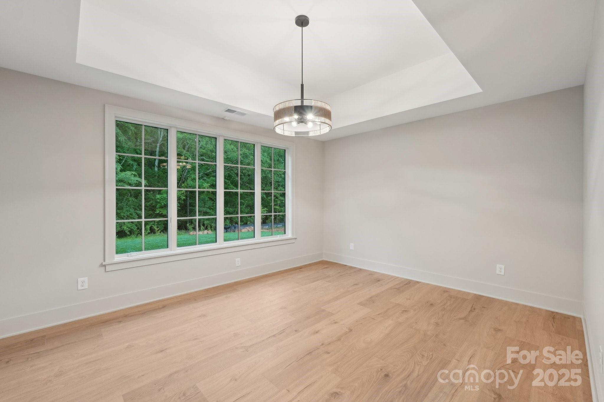 213 Crest Court