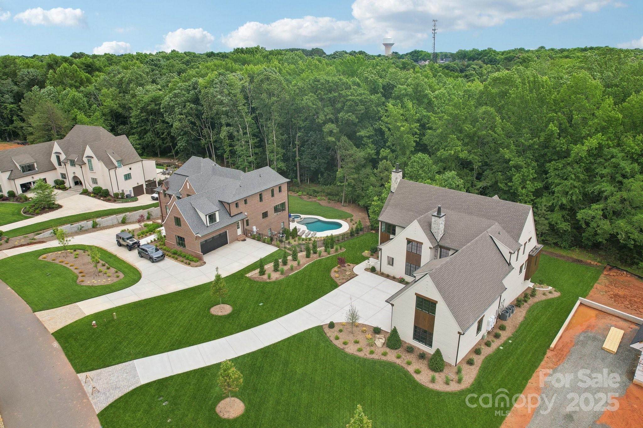 213 Crest Court