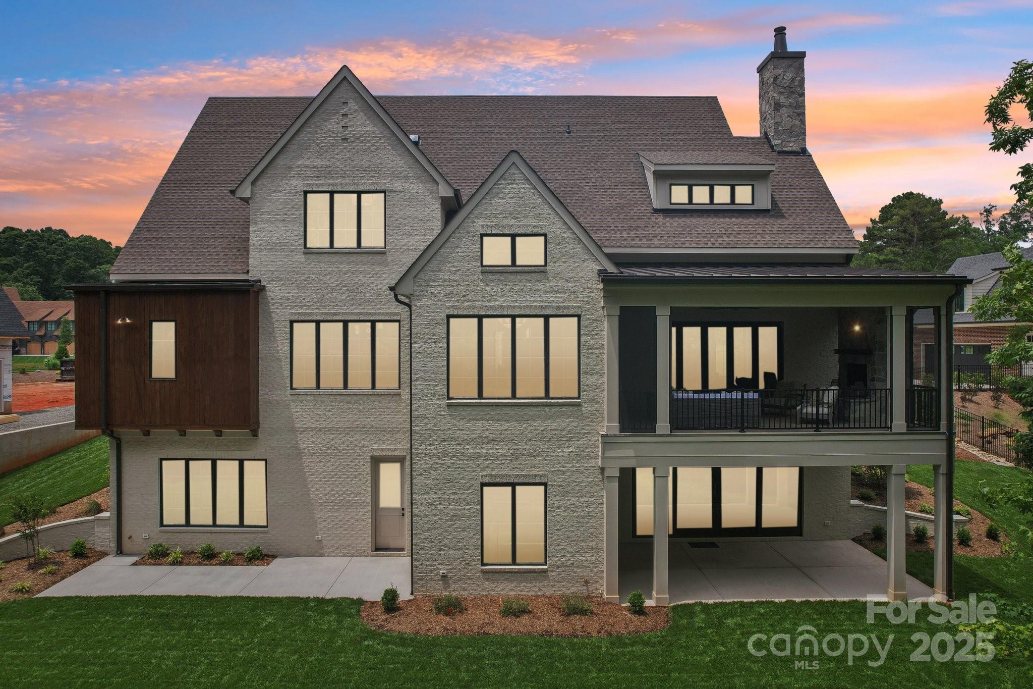 213 Crest Court