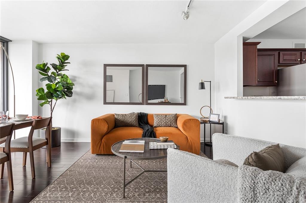 620 Peachtree Street NE Unit 1206