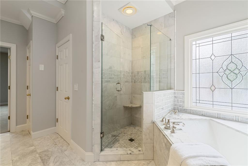 2175 Lake Shore Landing