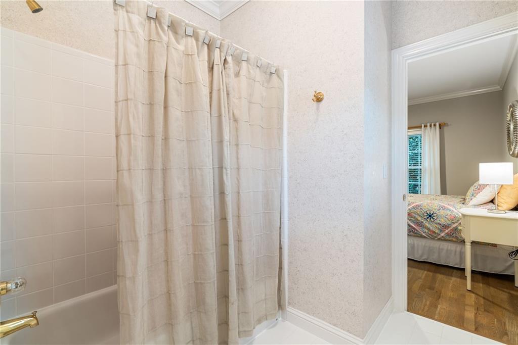 2175 Lake Shore Landing