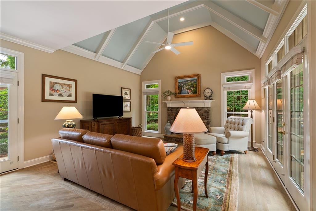2175 Lake Shore Landing