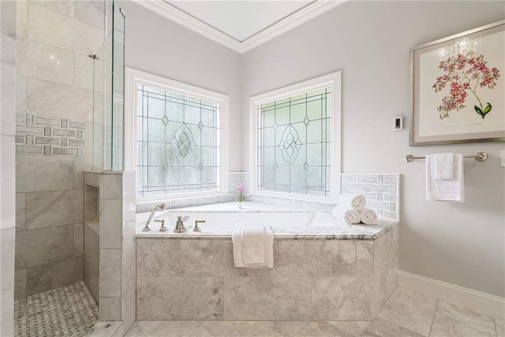 2175 Lake Shore Landing