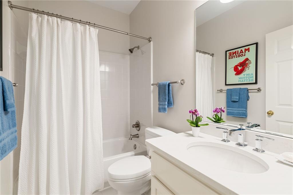 2175 Lake Shore Landing