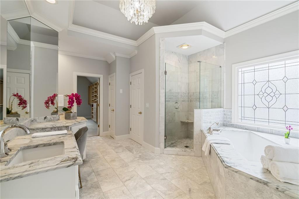 2175 Lake Shore Landing