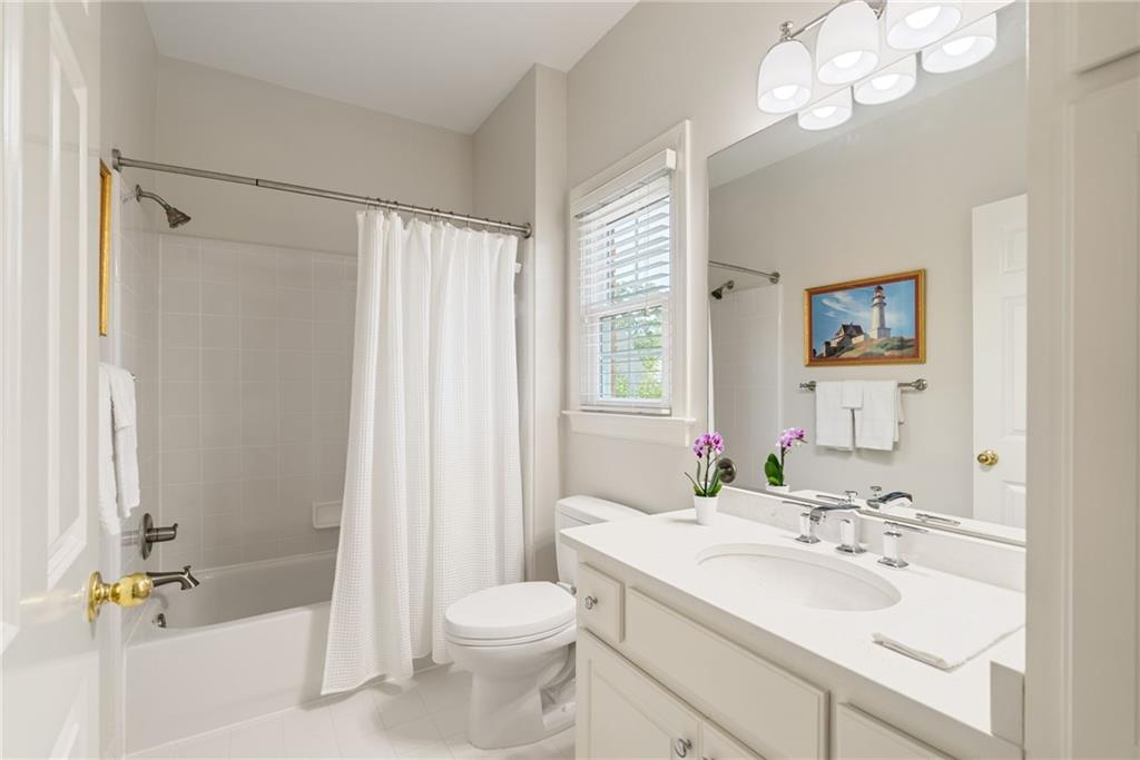 2175 Lake Shore Landing