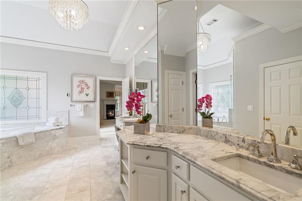 2175 Lake Shore Landing
