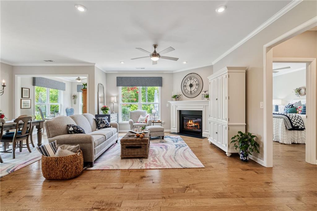 101 Woodford Lane