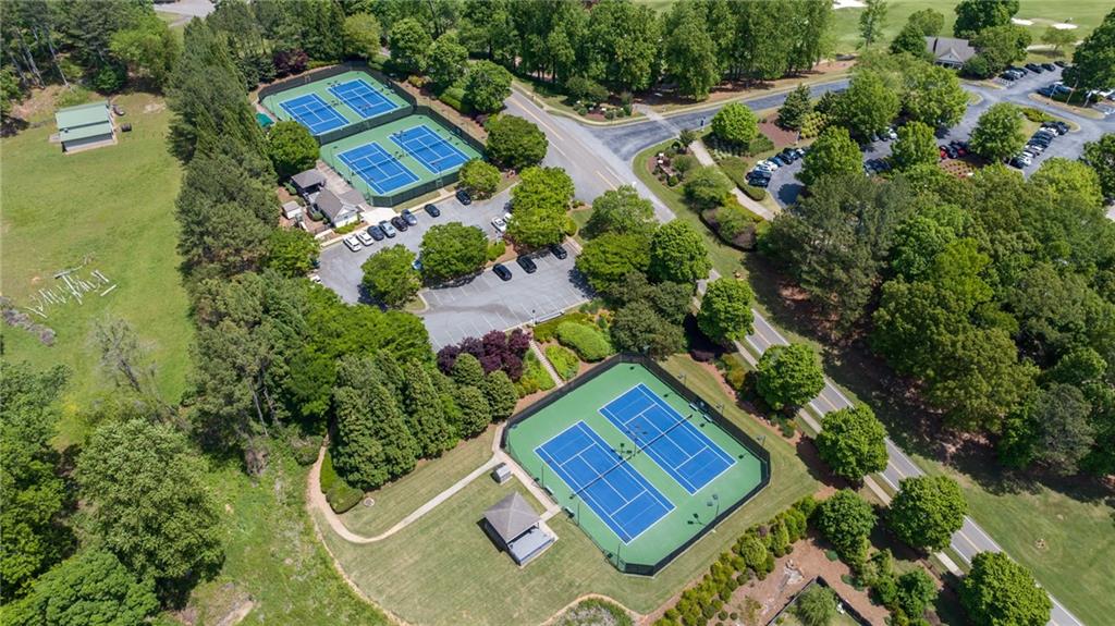 101 Woodford Lane