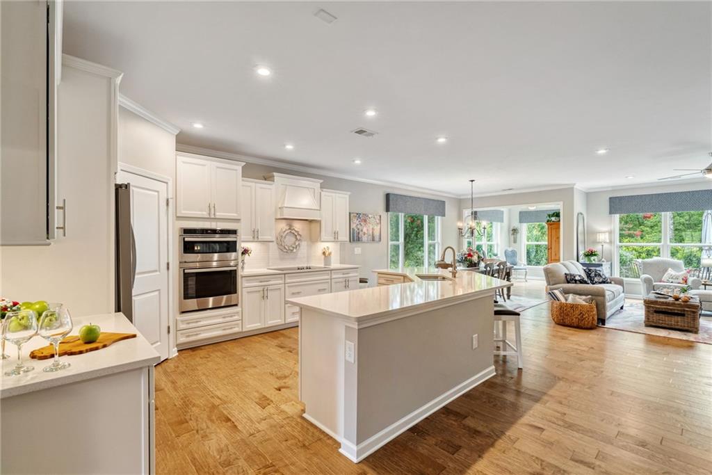 101 Woodford Lane