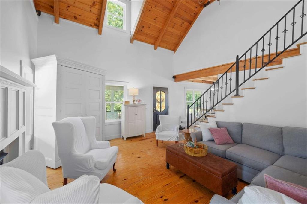 369 Dyer Farm Road