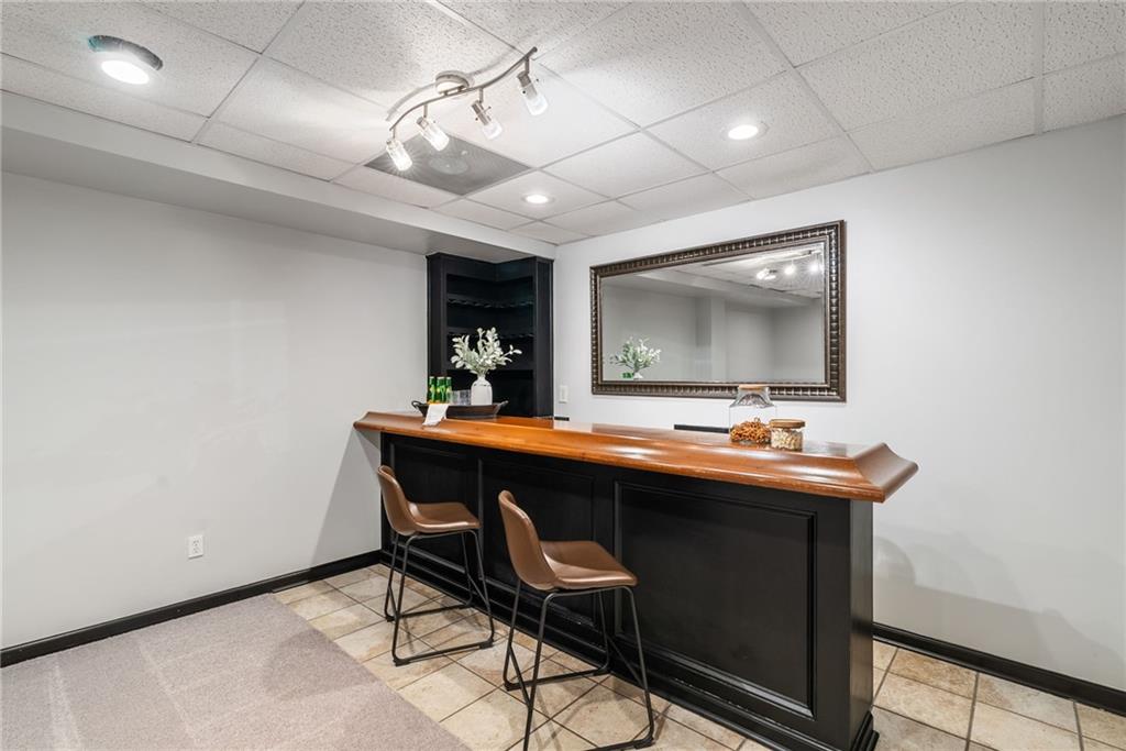 1045 River Point