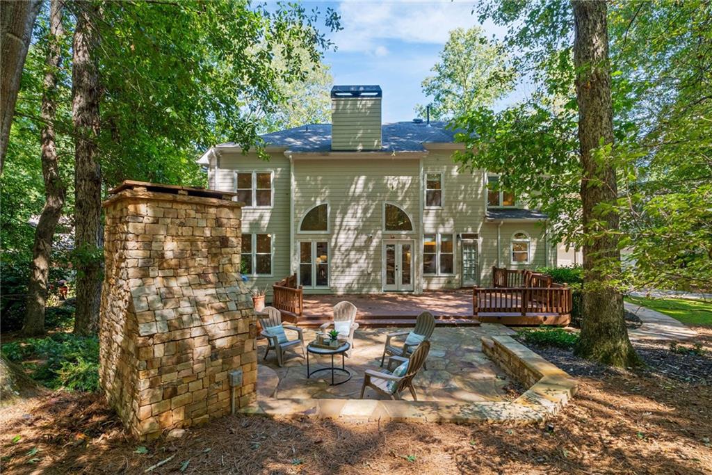 1045 River Point