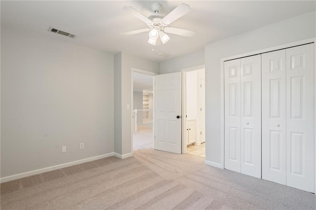 1045 River Point