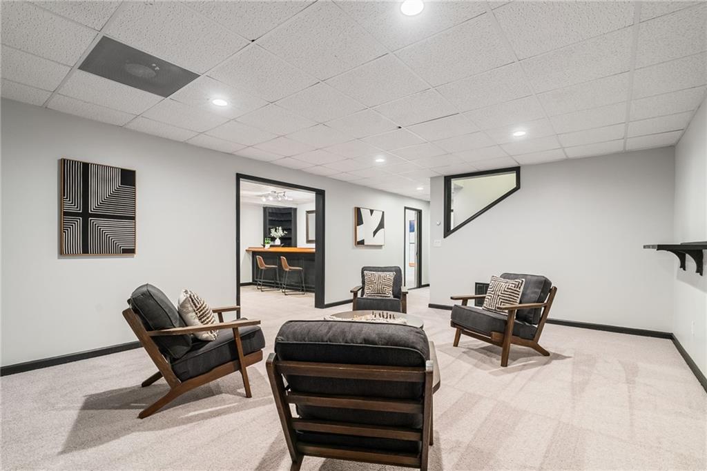 1045 River Point