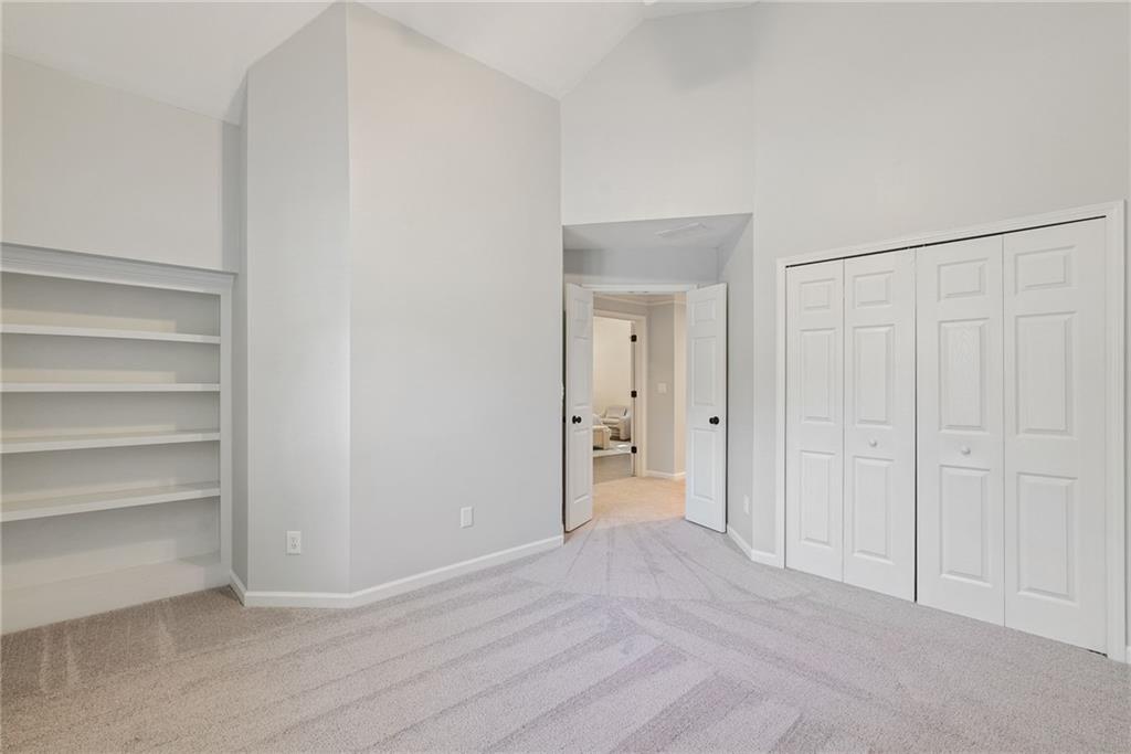 1045 River Point