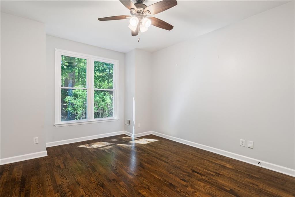 1045 River Point